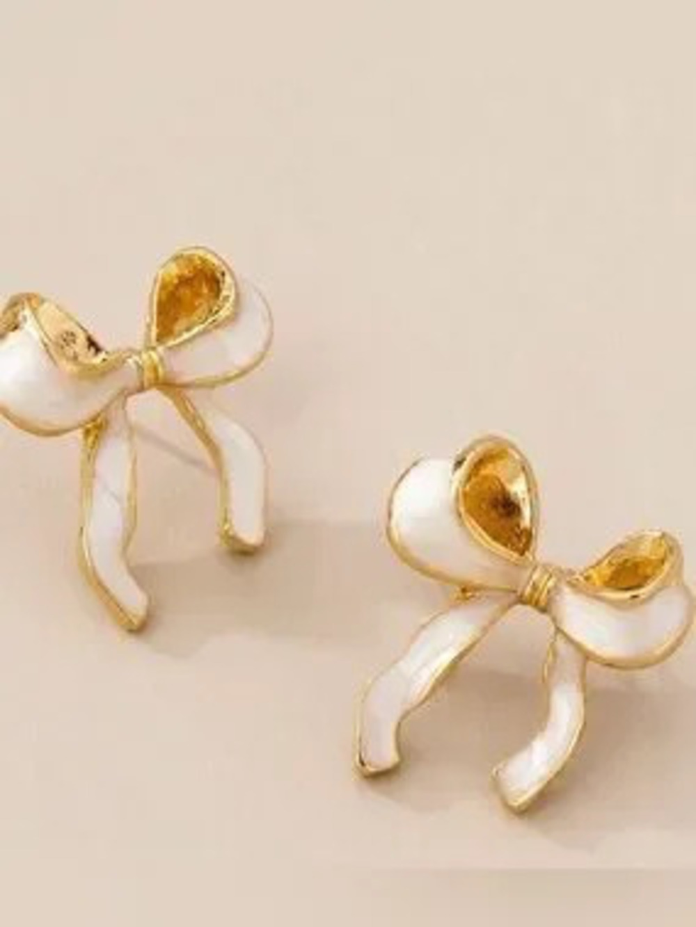 Ivory Bow Earrings (5008)